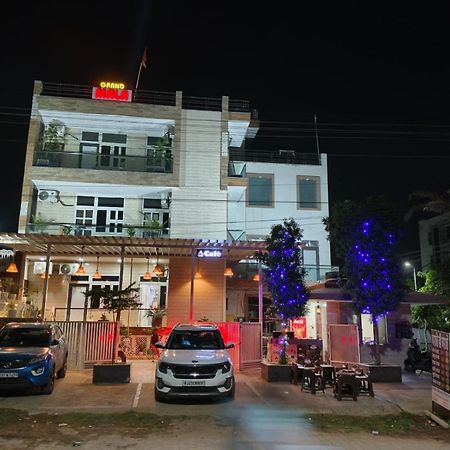 Hotel Grand Mala Jaipur Ngoại thất bức ảnh